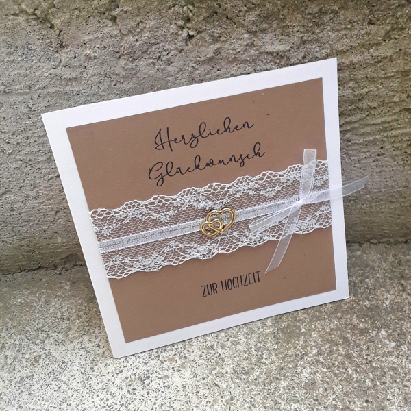 Glückwunschkarte zur Hochzeit personalisiert Kraft Spitze vintage Holzherzen Taupe